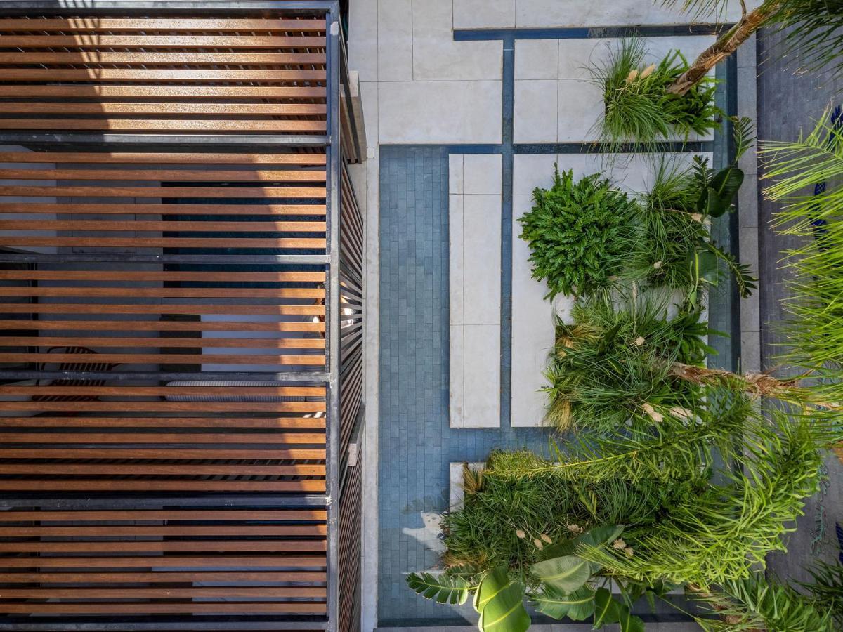 The Newel Psychiko Hotel Athena Bagian luar foto The courtyard of the house