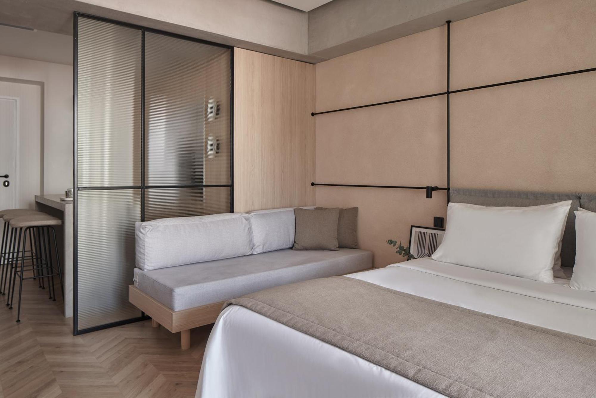 The Newel Psychiko Hotel Athena Bagian luar foto A room at the hotel