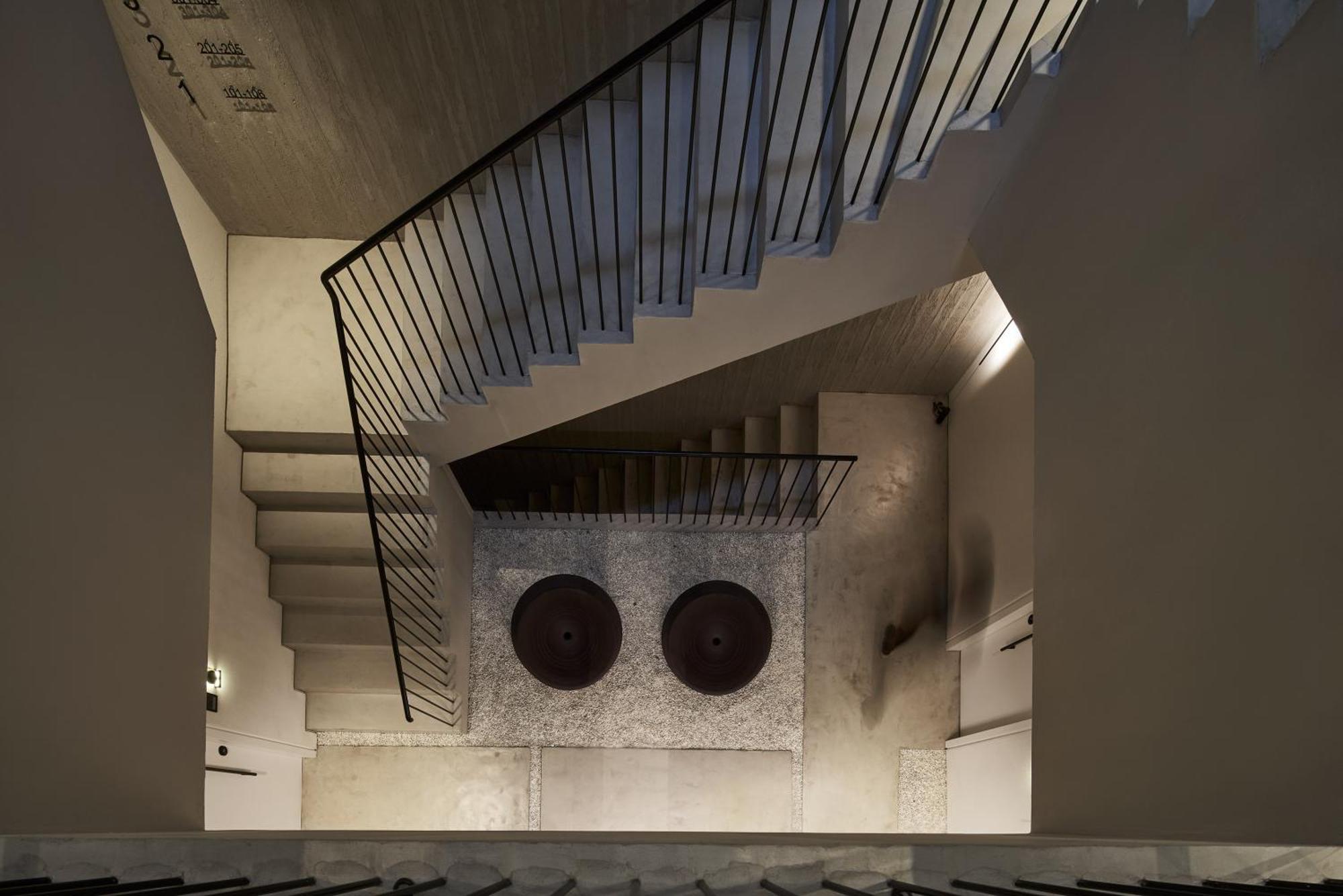 The Newel Psychiko Hotel Athena Bagian luar foto The staircase